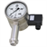 With pressure gauge with electrical output signal